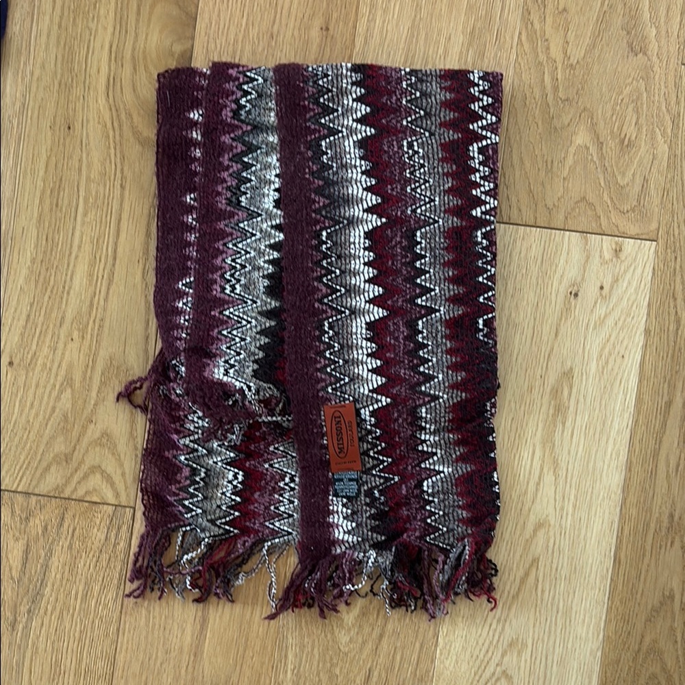Missoni burgundy zig zag pattern wool scarf worn once.